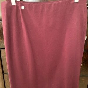 NWT - Lauren stretch skirt, wine. Size Large. Side stitching. Pull-on -care free